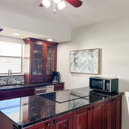 Knot A Care Remodeled Direct Water Access Condo With Ocean And Pool Views Now Sleeps Six Marco Island Extérieur photo