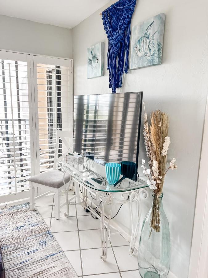 Knot A Care Remodeled Direct Water Access Condo With Ocean And Pool Views Now Sleeps Six Marco Island Extérieur photo
