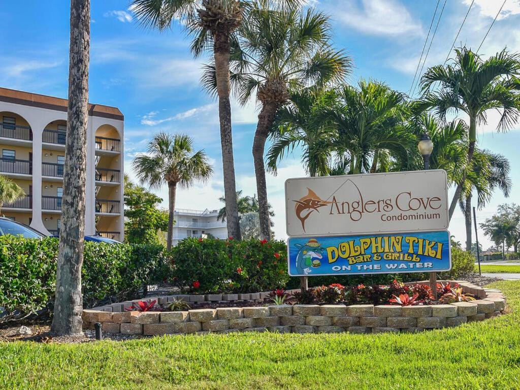 Knot A Care Remodeled Direct Water Access Condo With Ocean And Pool Views Now Sleeps Six Marco Island Extérieur photo